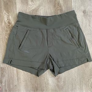 Athleta Trekkie North Short
